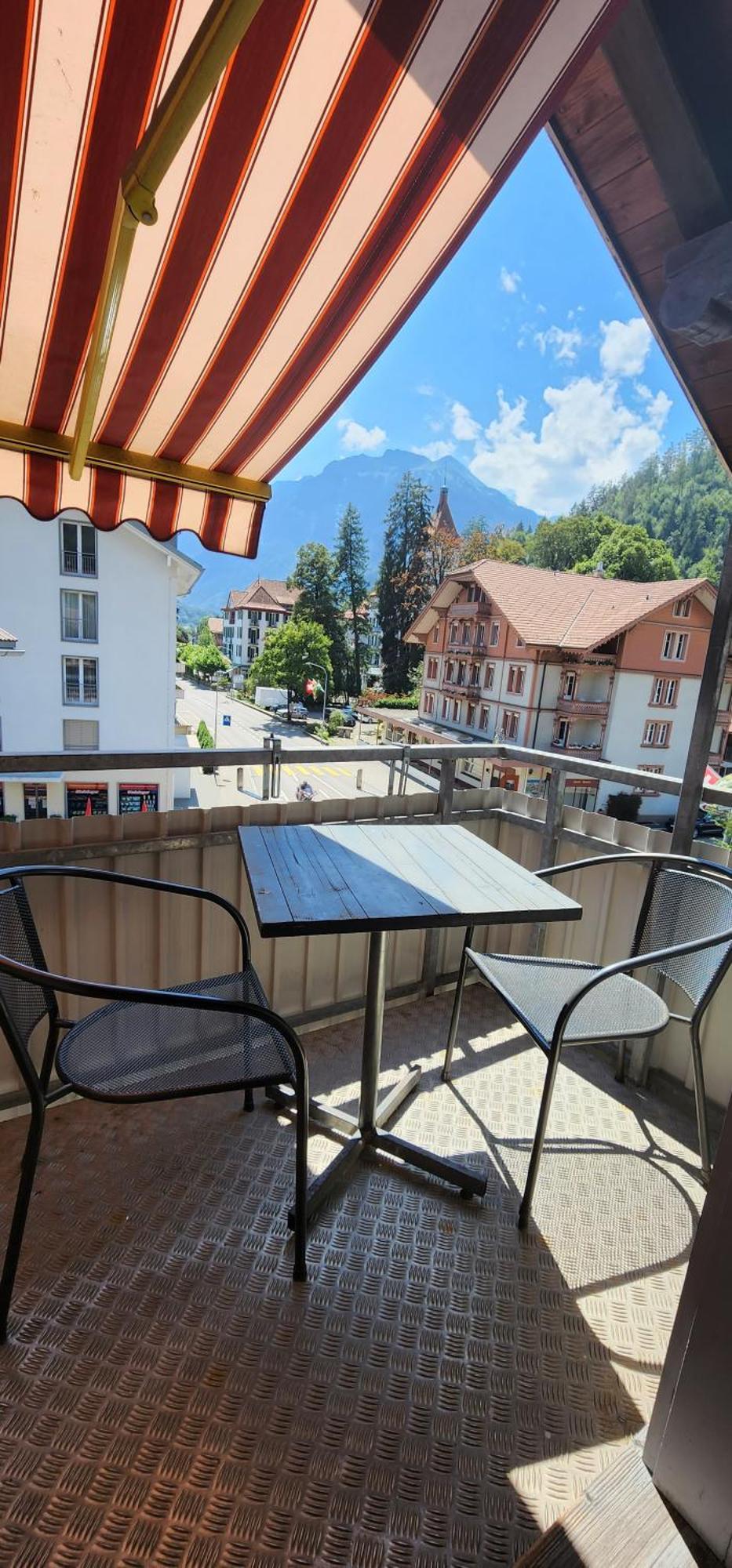 Hotel Tell And Apartments Unterseen Oda fotoğraf